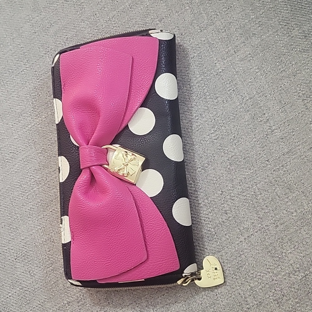 Black and white zip up wallet